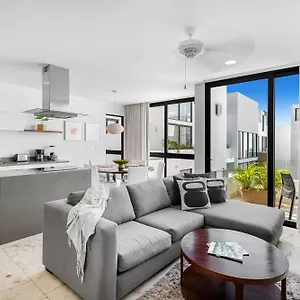 https://downtown-playa-condo.quintano-roohotels.com